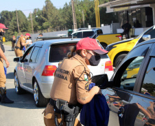 Nova blitz educativa do Maio Amarelo orienta motoristas em Almirante Tamandaré