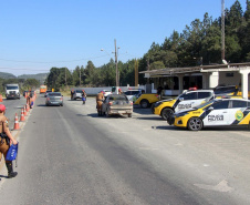 Nova blitz educativa do Maio Amarelo orienta motoristas em Almirante Tamandaré