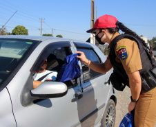 Nova blitz educativa do Maio Amarelo orienta motoristas em Almirante Tamandaré