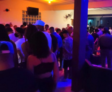 AIFU encaminha 10 pessoas e fecha seis estabelecimentos comerciais em Curitiba