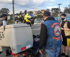 Metade dos acidentes de trânsito em Curitiba envolve motociclistas, diz estudo do BPTran