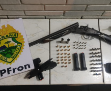 Durante ação conjunta, PM e Polícia Civil apreendem duas armas de fogo e munições em Ivaté, no Noroeste do estado