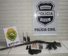 Durante ação conjunta, PM e Polícia Civil apreendem duas armas de fogo e munições em Ivaté, no Noroeste do estado