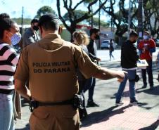 Candidatos de todo Brasil fazem o concurso da Polícia Militar do Paraná neste domingo