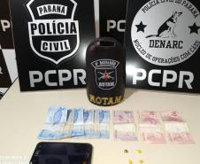 Polícias Militar e Civil cumprem 12 mandados de busca e apreensão contra tráfico de drogas em Maringá 