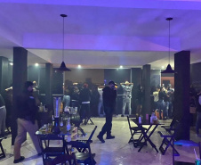 Segurança interrompe festas e dispersa mais de mil pessoas em Curitiba no final de semana