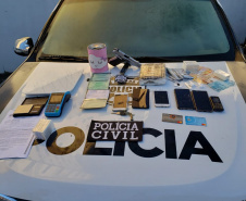 Casal com drogas e arma é preso pela Polícia Civil por tentativa de homicídio em São José dos Pinhais