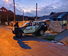 Casal com drogas e arma é preso pela Polícia Civil por tentativa de homicídio em São José dos Pinhais