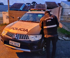 Casal com drogas e arma é preso pela Polícia Civil por tentativa de homicídio em São José dos Pinhais
