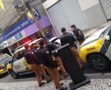 Ação policial interdita mais sete estabelecimentos comerciais em Curitiba