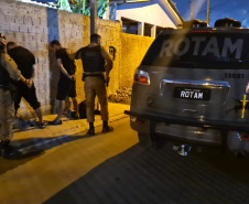 Operação da PM detém dez pessoas e apreende drogas em Curitiba e região