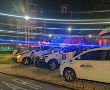 Fiscalização fecha estabelecimentos e apreende contrabando e drogas em Curitiba