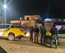 Polícia interdita 16 pontos comerciais e dispersa 1.200 pessoas em Curitiba no fim de semana