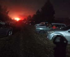 Polícia Civil dispersa festa clandestina com cerca de 200 pessoas e encaminha um dos organizadores, em Piraquara (PR)