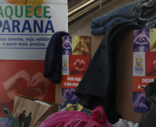 Sesp faz primeira entrega de roupas e cobertores à campanha Aquece Paraná do Governo Estadual
