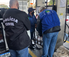 Força-tarefa fiscaliza 300 postos de combustíveis no PR; 181 tinham irregularidades