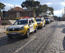 Fiscalização flagra festas e dispersa aglomerações com mais de mil pessoas em Curitiba