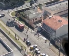 Polícia Militar apreende balão que caiu no bairro Boqueirão, em Curitiba