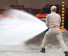 Caminhão moderno é entregue ao Corpo de Bombeiros de São José dos Pinhais