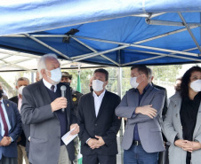 Vice-governador entrega seis veículos para operações da PM no Litoral