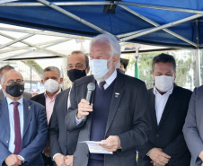Vice-governador entrega seis veículos para operações da PM no Litoral