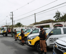 Vice-governador entrega seis veículos para operações da PM no Litoral