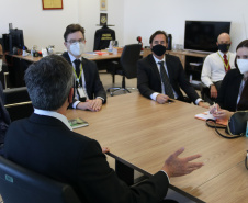 Secretário Nacional de Política sobre drogas visita sede da Polícia Científica do Paraná