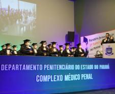Mais de mil presos do Paraná recebem certificados de cursos profissionalizantes