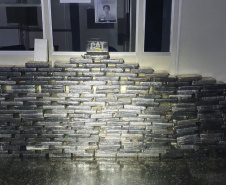 PM aborda caminhão na fila do Porto de Paranaguá e apreende de mais de 270 quilos de pasta base de cocaína avaliados em R$7 milhões