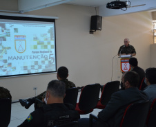 Agentes penitenciários participam de curso do Exército de tiro em fuzil e manutenção de armamento