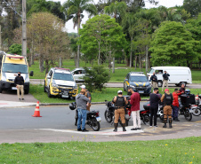 Polícia Militar participa de blitz educativa integrada da Semana Nacional do Trânsito na Linha Verde em Curitiba