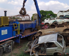 Polícia Civil remove 277 veículos de pátio de armazenamento em Cascavel