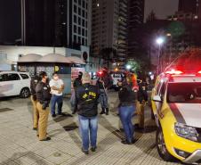 Fiscalização integrada flagra pontos comerciais com excesso de público em Curitiba