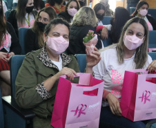Servidoras e prestadoras de serviço vinculadas à Sesp participam da Campanha Paraná Rosa