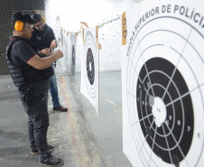 Polícia Civil promove, em Curitiba, cursos de atualização de armamento e tiro