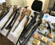 PM cumpre 41 mandados e apreende armas e carros de luxo na RMC e Litoral