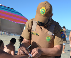 Aumento de ações preventivas da PM refletem na redução de crimes e de drogas apreendidas na primeira semana do Verão Paraná Viva a Vida, na Costa Leste