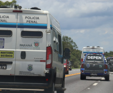 Operação integrada transfere 50 presos do Litoral para a Casa de Custódia de Piraquara