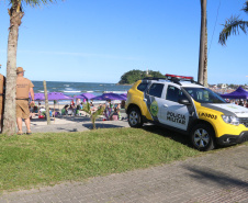 Aumento de ações preventivas da PM refletem na redução de crimes e de drogas apreendidas na primeira semana do Verão Paraná Viva a Vida, na Costa Leste