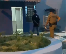 Homem que atacou policiais militares com fogos de artifício em Rio Branco do Sul é preso