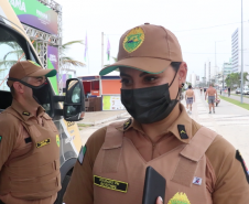 Iniciativa de dupla de policiais militares atrai crianças em posto da PM no litoral 