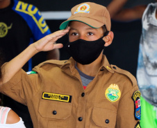 Polícia Militar doa alimentos para alunos de projeto social de jiu jitsu, em Guaratuba