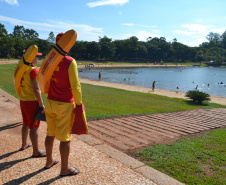 Atuação de bombeiros intensifica prevenção e diminui afogamentos na Costa Oeste