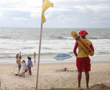 Bombeiros reforçam ações de prevenção e atendimento no Litoral durante o Carnaval