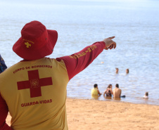 Atuação de bombeiros intensifica prevenção e diminui afogamentos na Costa Oeste