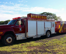 Paraná envia bombeiros especializados e cães de faro para auxiliar nos trabalhos em Petrópolis