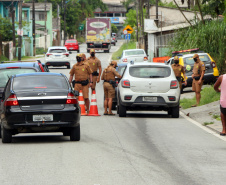 Polícia Militar realiza bloqueios no Litoral para prevenir e combater crimes na região