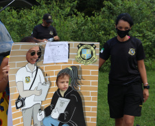 Exposição de equipamentos da Polícia Científica atrai público em Matinhos