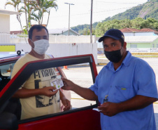 Polícia Militar realiza campanha com orientações de segurança em postos de combustíveis