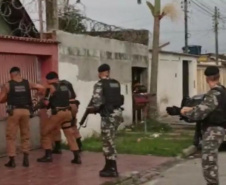 Operação das polícias Militar e Civil apreende drogas e encaminha nove pessoas no Litoral